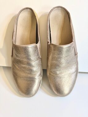 Women’s Vionic Splendid Dakota Metallic Gold Flat Slip On Mule Loafers Size 9.5